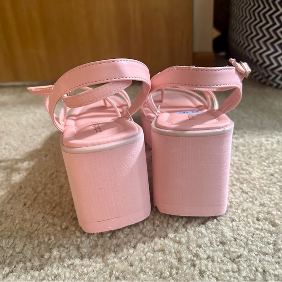Madden Girl | Vaultt Wedge Platform Strappy Sandal in Pink Paris, size 8.5 - Picture 10 of 10